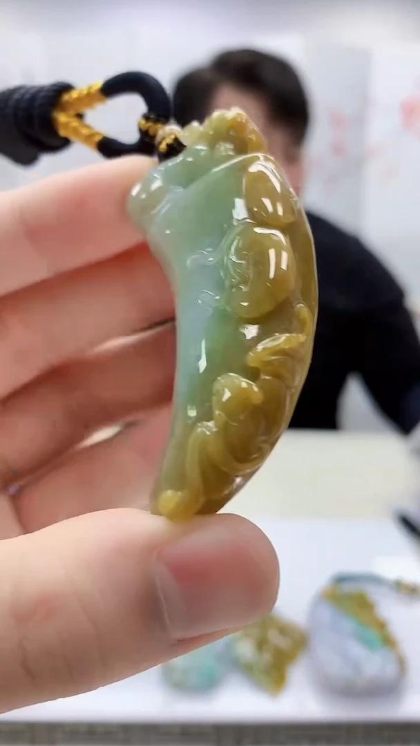 未镶嵌定制翡翠5060bb-毛货挂件36