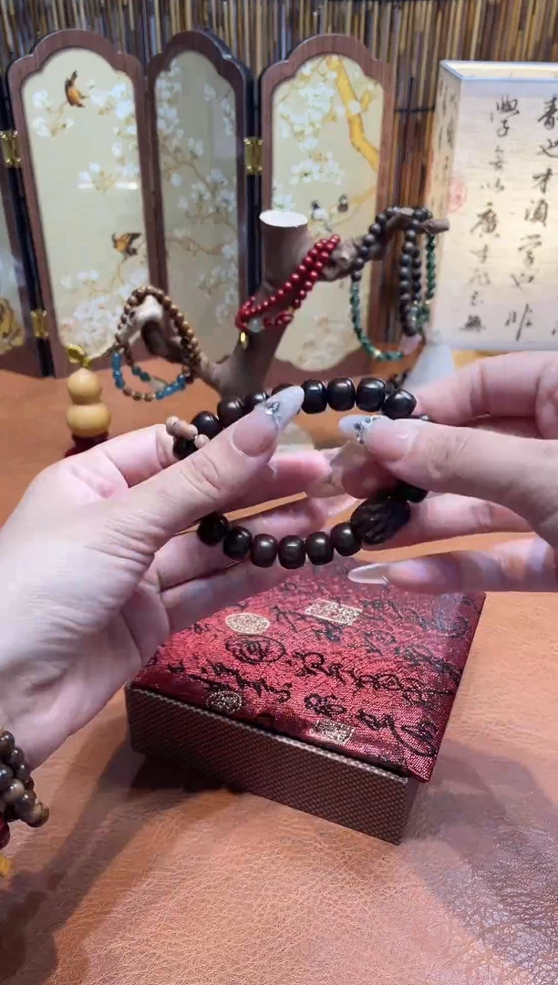 非洲檀香手串/手链柒月撤柜闪购链接（多样性发其一）￥