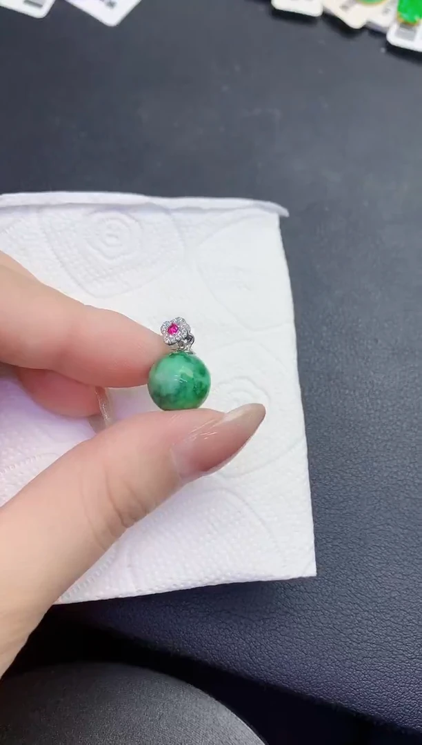 颈饰未镶嵌翡翠缅甸天然翡翠A货