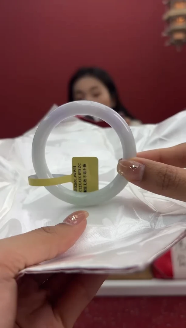 【闪购商品】翡翠手镯（圆镯）未镶嵌11手镯