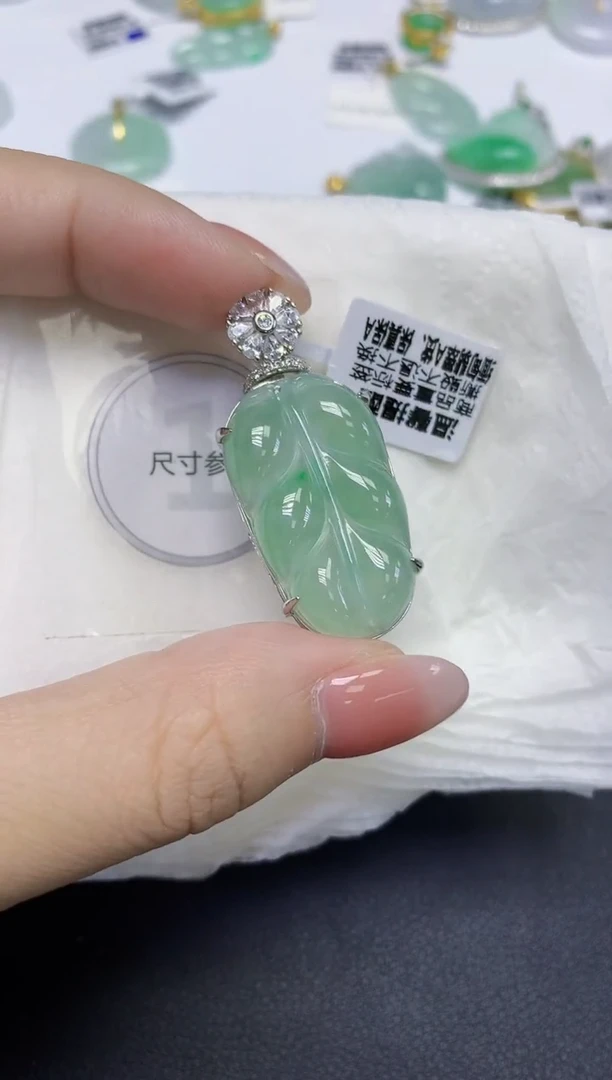 颈饰未镶嵌翡翠天然缅甸翡翠A货多样性发一件