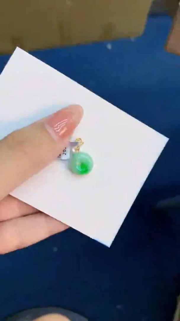 翡翠18K金镶嵌颈饰           1