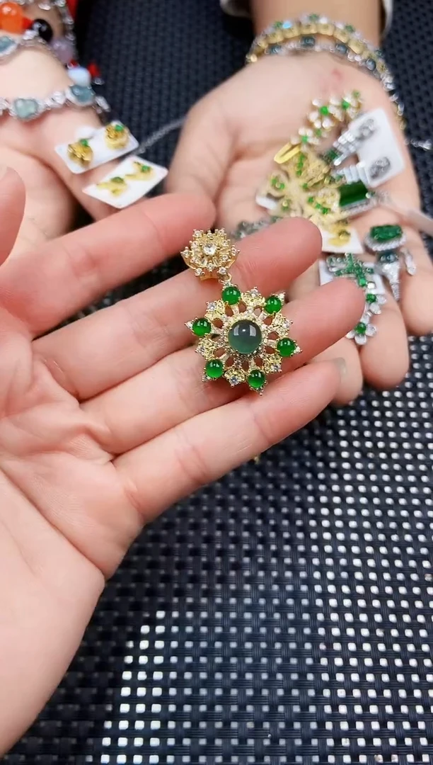 【闪购商品】翡翠吊坠(不含链)未镶嵌111111111