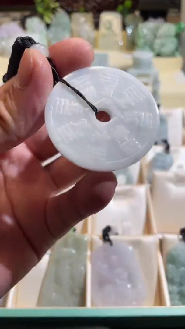 翡翠未镶嵌颈饰7/09/095