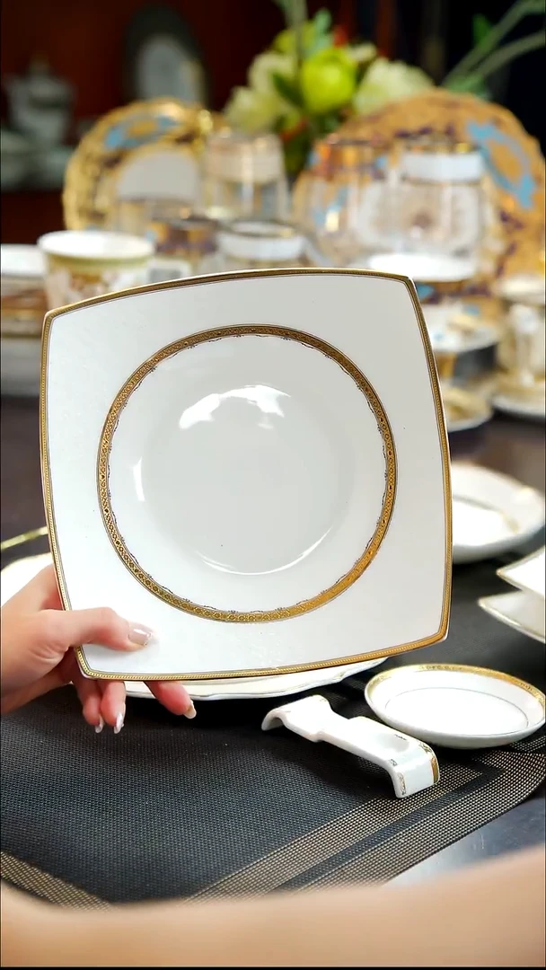 瓷片8.2英寸方形深菜盘1个