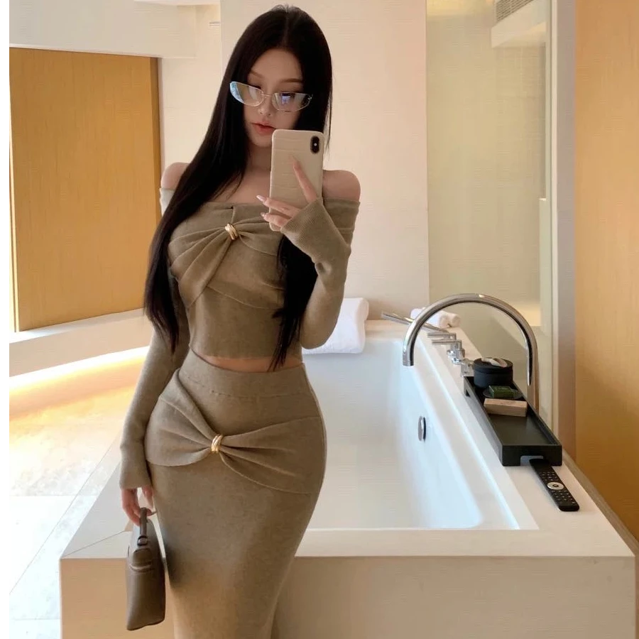 纯欲辣妹套装女秋季设计感一字肩长袖上衣包臀半身裙子御姐两件套