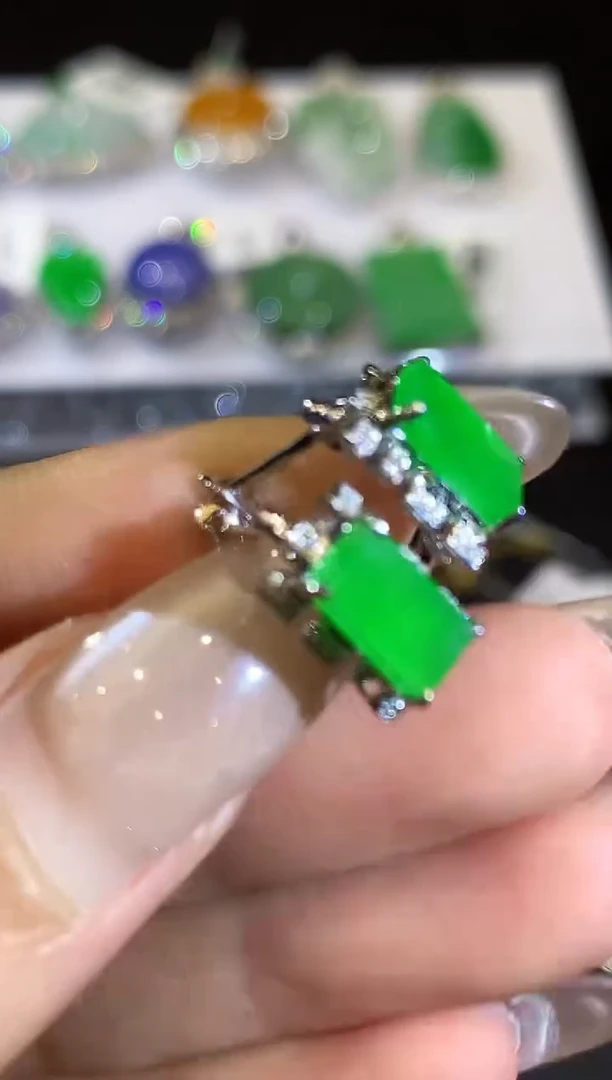 翡翠18K金镶嵌耳饰L1903多样性发其一