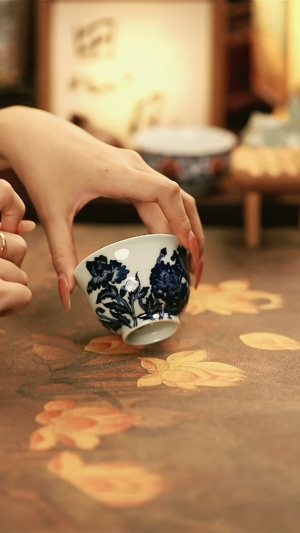 M3020/陶瓷青花虞美人主人杯