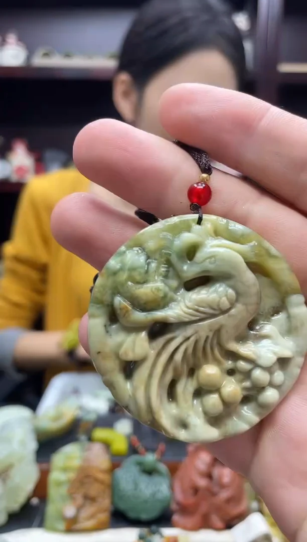 未镶嵌岫玉吊坠·