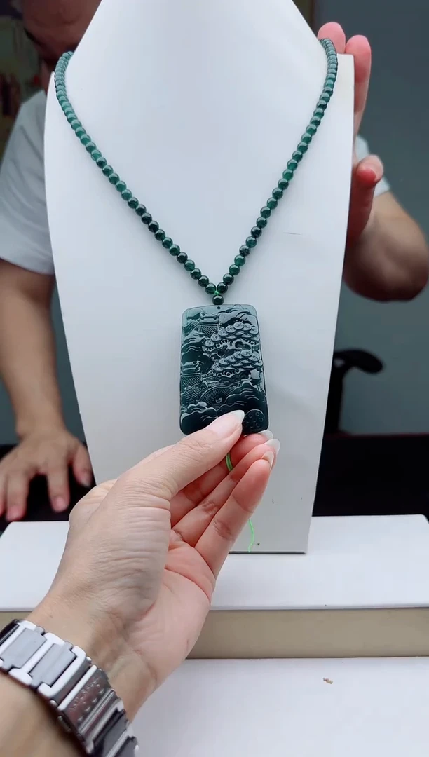 颈饰未镶嵌翡翠多样性发其一