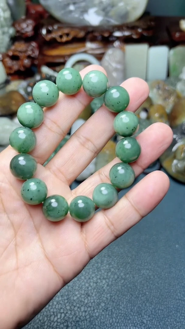 未镶嵌和田玉把件-