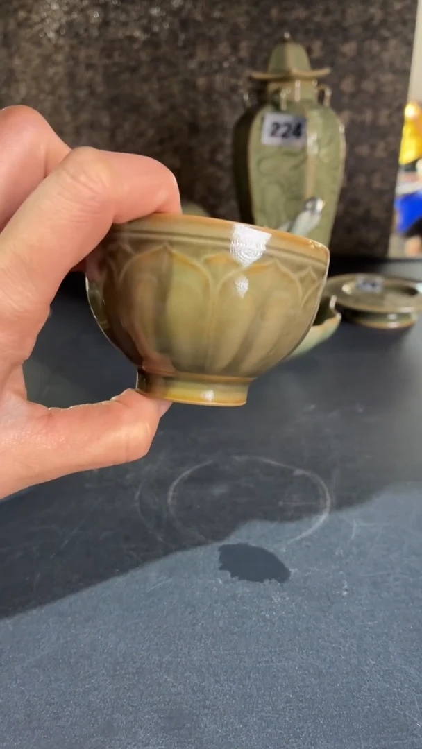 耀州窑仰山莲瓣杯黑