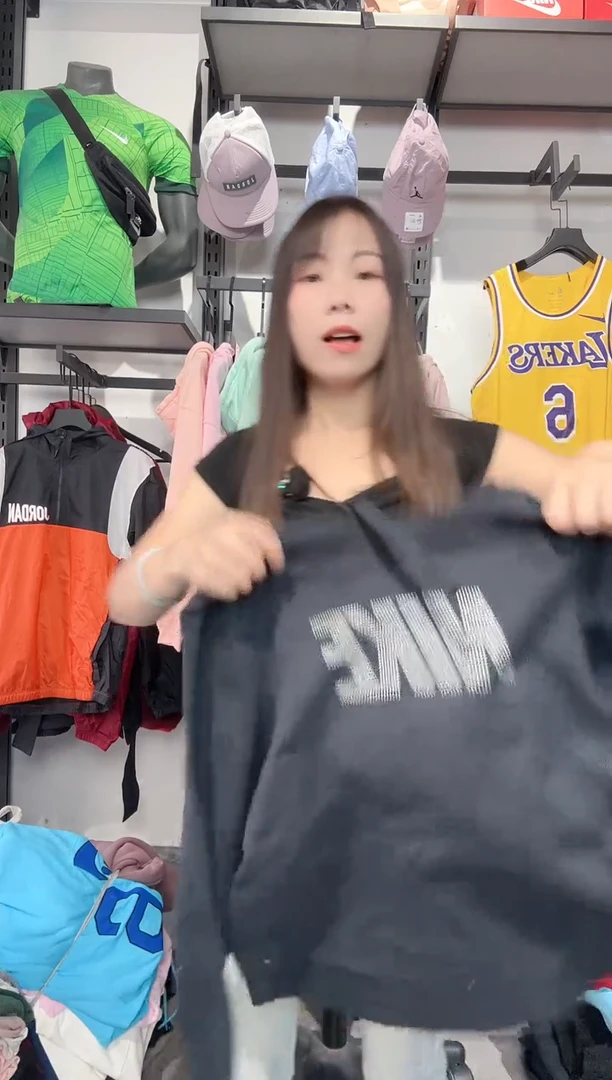 1011     编码 瑕疵款直播间过款为准 尺码165