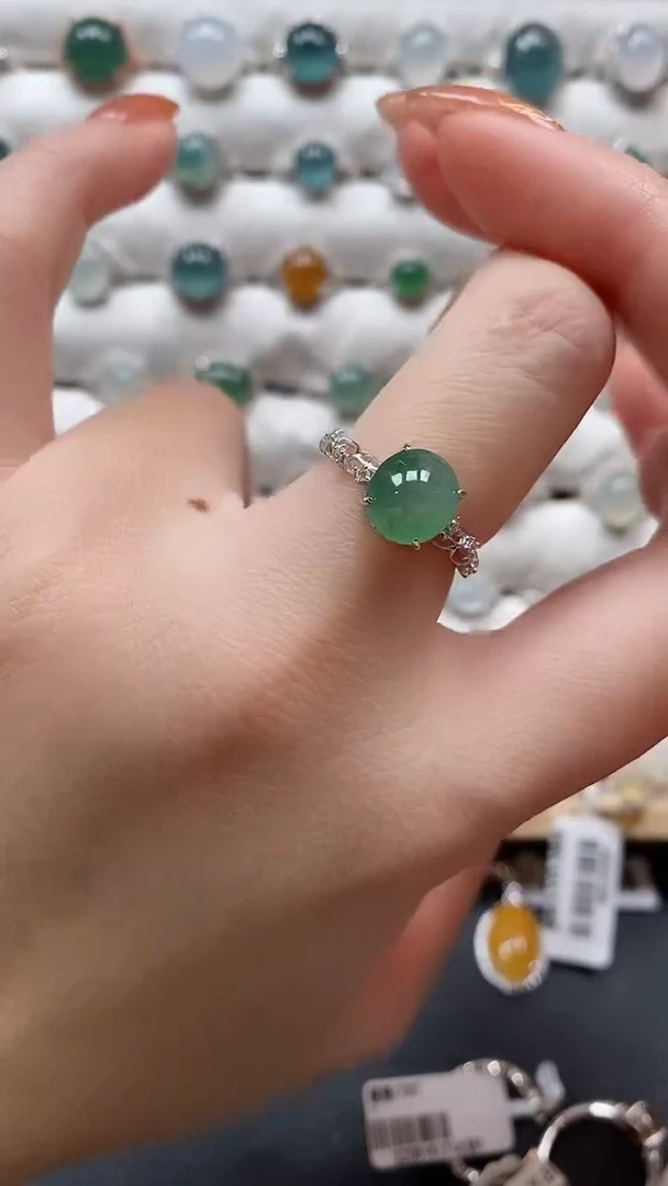 【闪购商品】翡翠戒指银S925镶嵌一物一证一礼盒