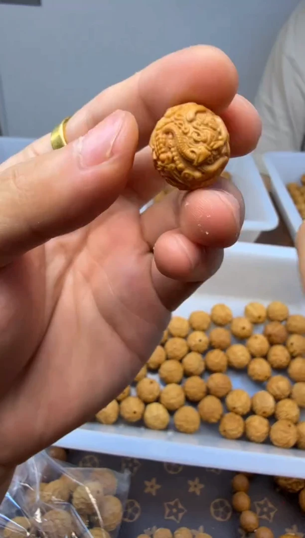吊坠猴头核桃迦楼罗 素