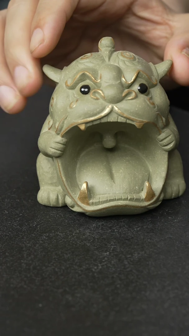 紫砂茶宠描金大嘴貔貅