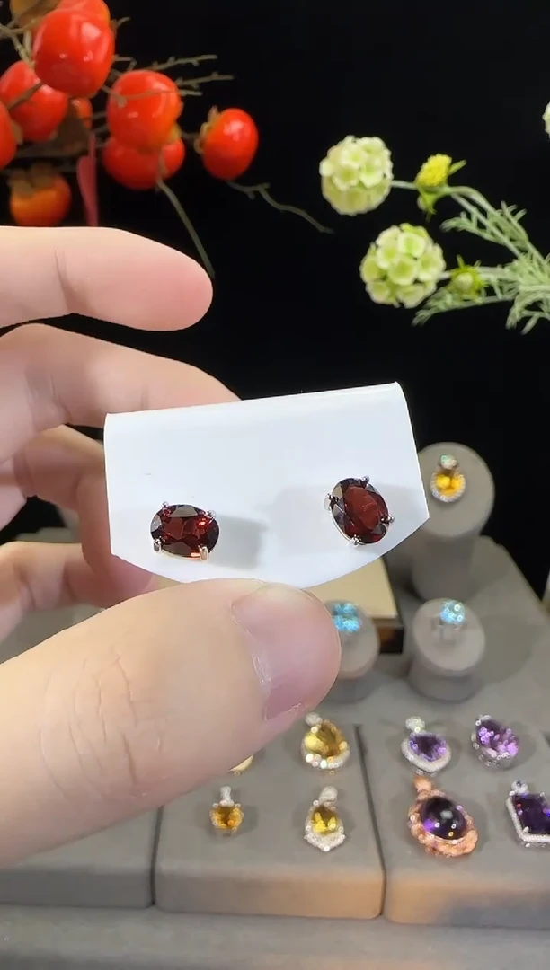 石榴石耳饰银S925镶嵌9*7mm耳钉
