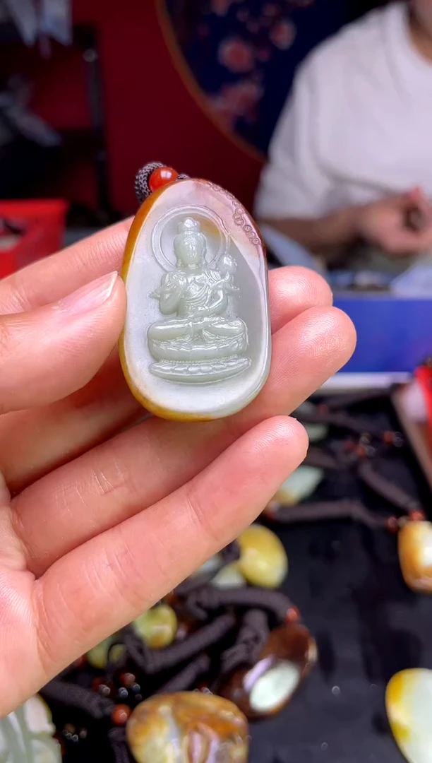 和田玉未镶嵌颈饰1