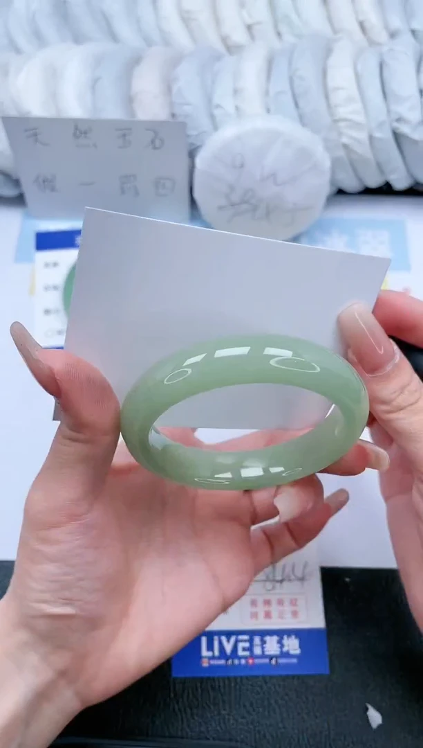 【闪购商品】石英质玉手镯未镶嵌T165-54.4