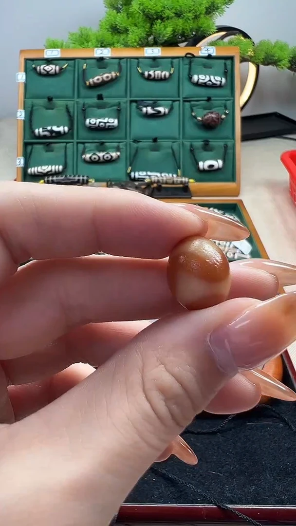 玛瑙/玉髓（覆膜）颈饰未镶嵌6.（微瑕随机发货）