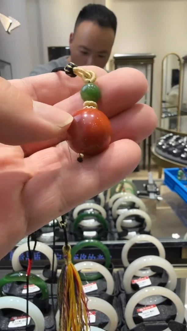 颈饰未镶嵌南红玛瑙多样性发一