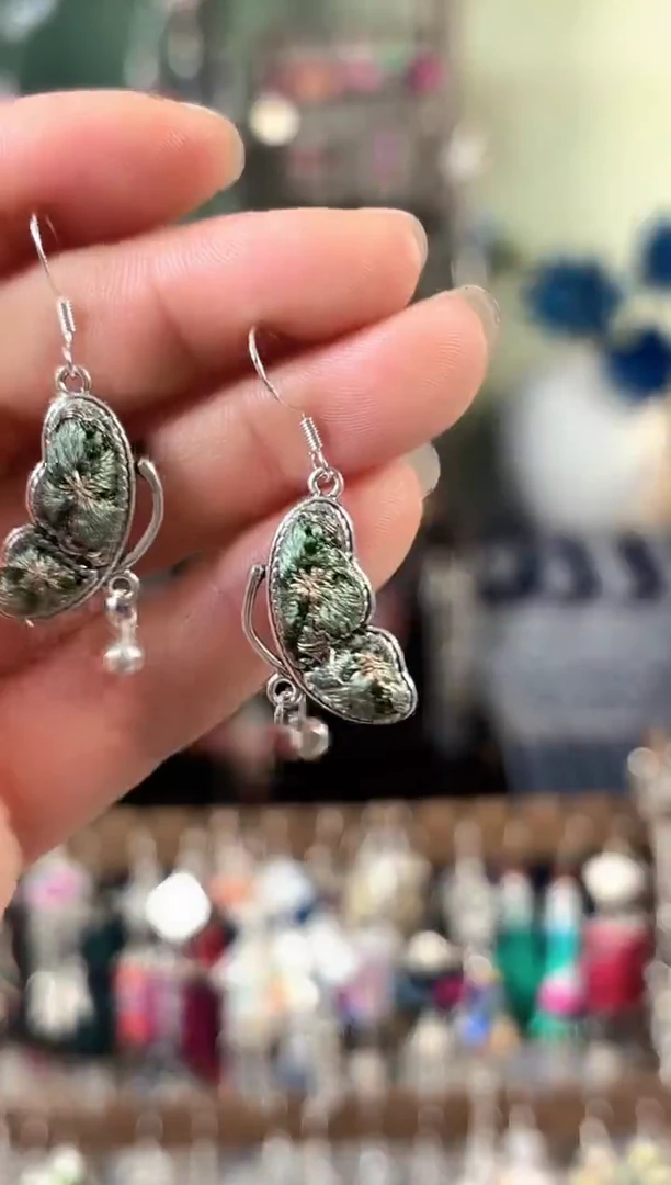 彩云南阁非遗老绣饰品528*