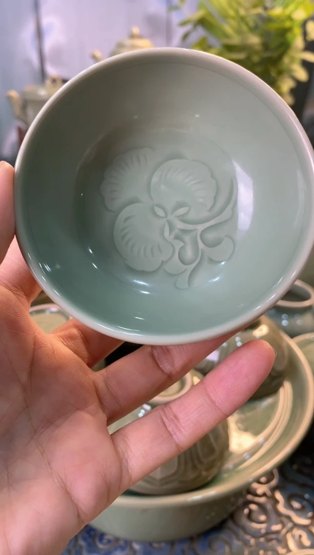 耀州窑瑕疵处理手工刻花内外双刻茶碗一个开片
