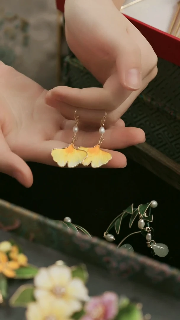 刺绣湘传礼纯手工耳饰