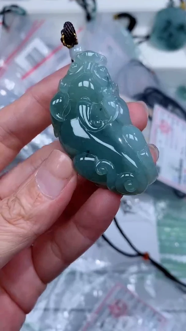 颈饰未镶嵌翡翠吊坠