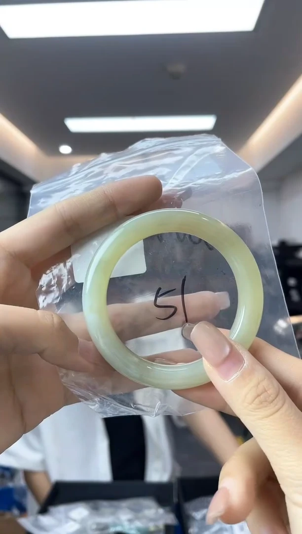 和田玉手镯未镶嵌多样性一件发货/微瑕/51