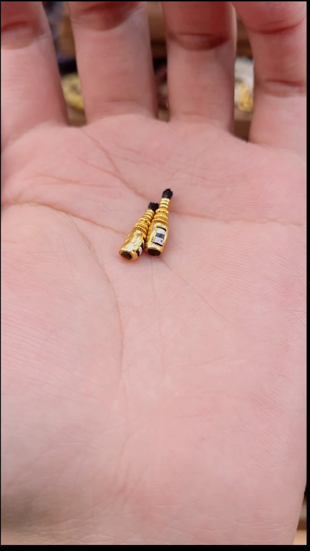 足金镶嵌1玛瑙/玉髓小*袄回