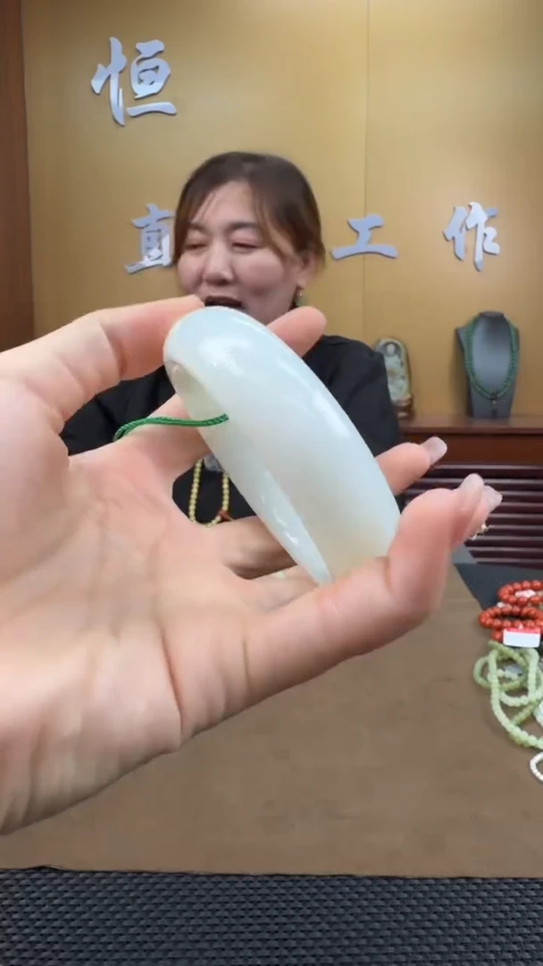 颈饰未镶嵌和田玉手镯56