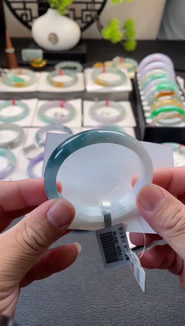 翡翠手镯未镶嵌56贵妃