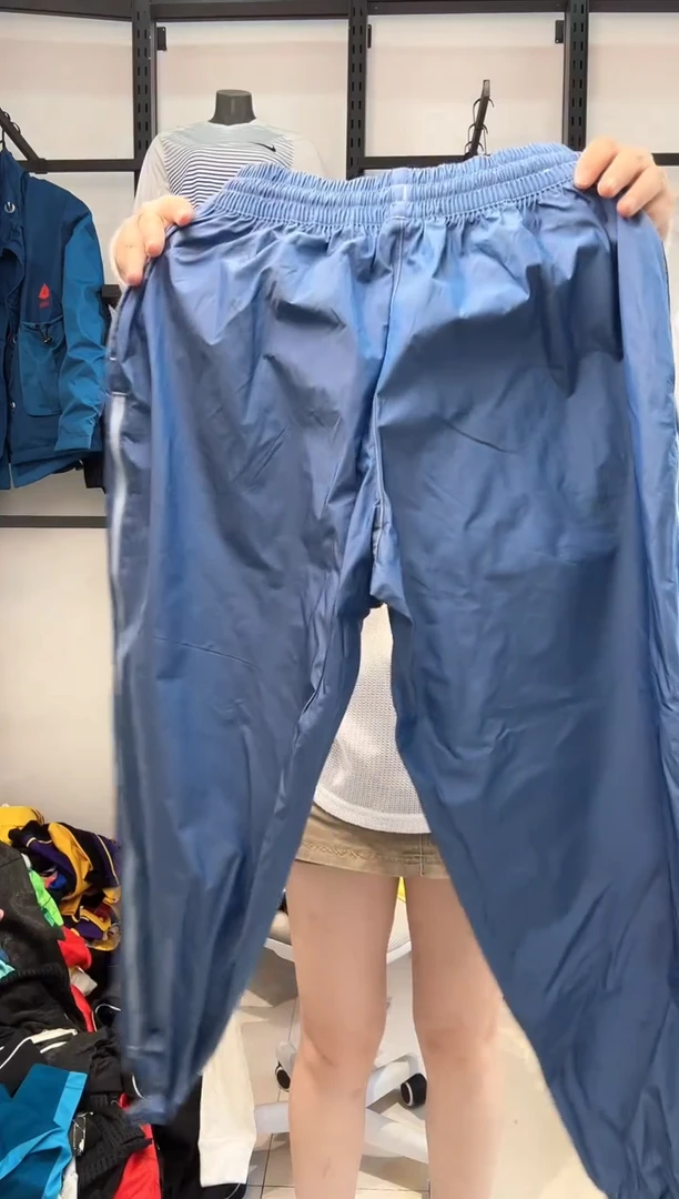 2450   编码  耐克卫衣服饰过款为准 尺码