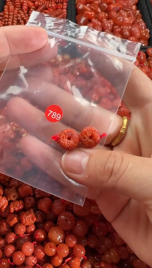 【闪购商品】南红玛瑙颈饰未镶嵌1