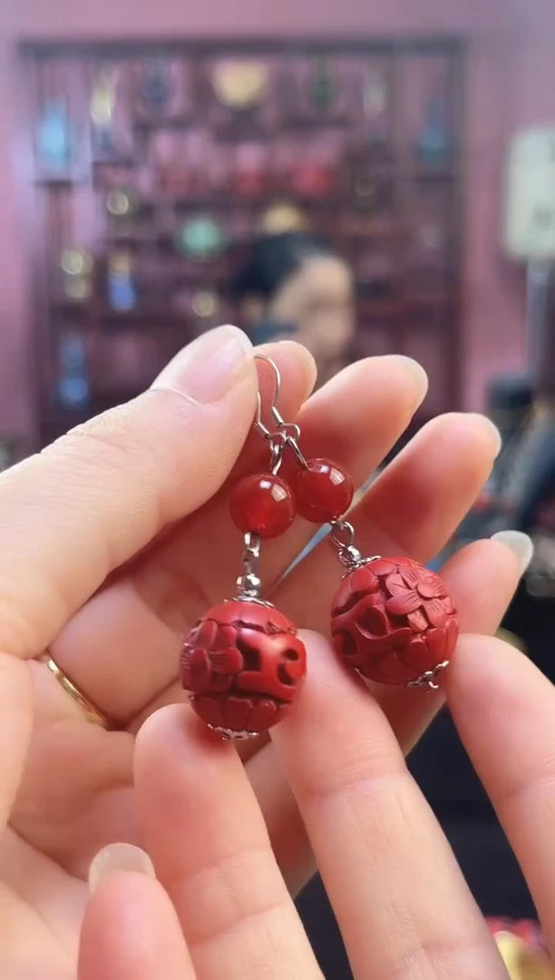 非遗 雕漆花卉珠耳饰