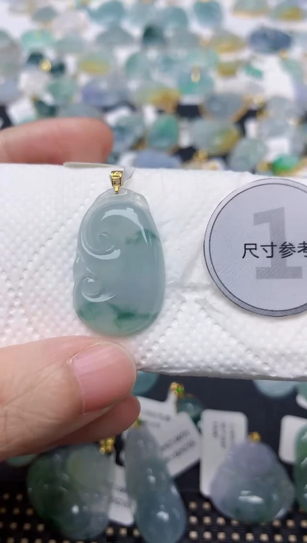 颈饰18K金镶嵌翡翠天然缅甸A货翡翠