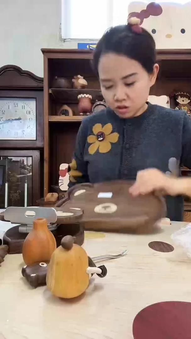 木大熊盘子 编号645 瑕疵