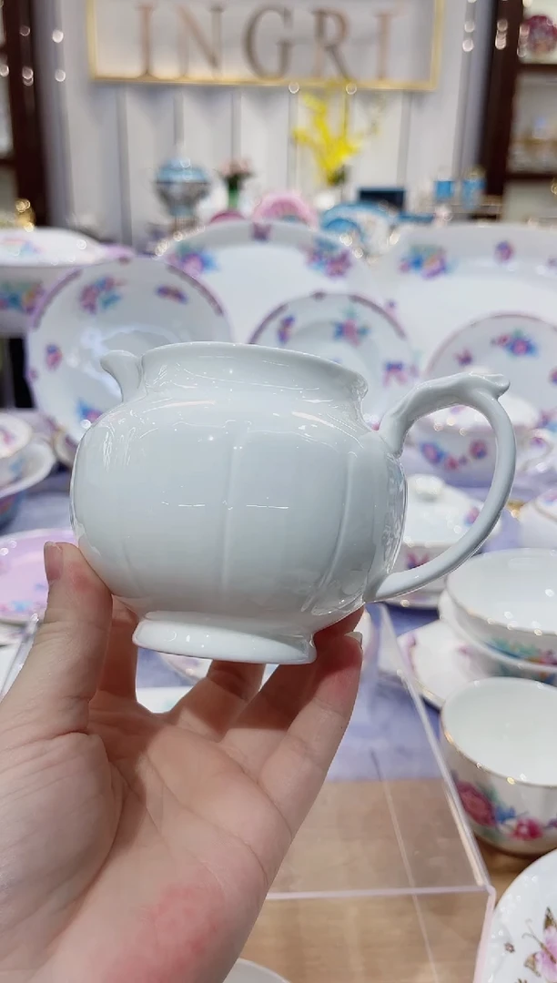 36%以上骨粉骨瓷奶壶
