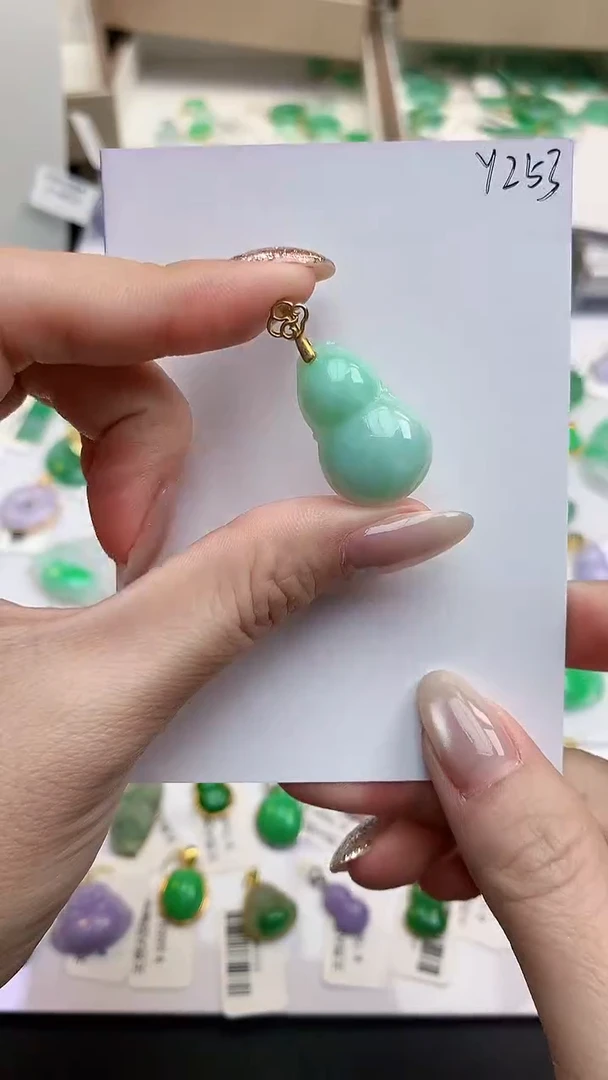 颈饰未镶嵌翡翠天然缅甸A货翡翠