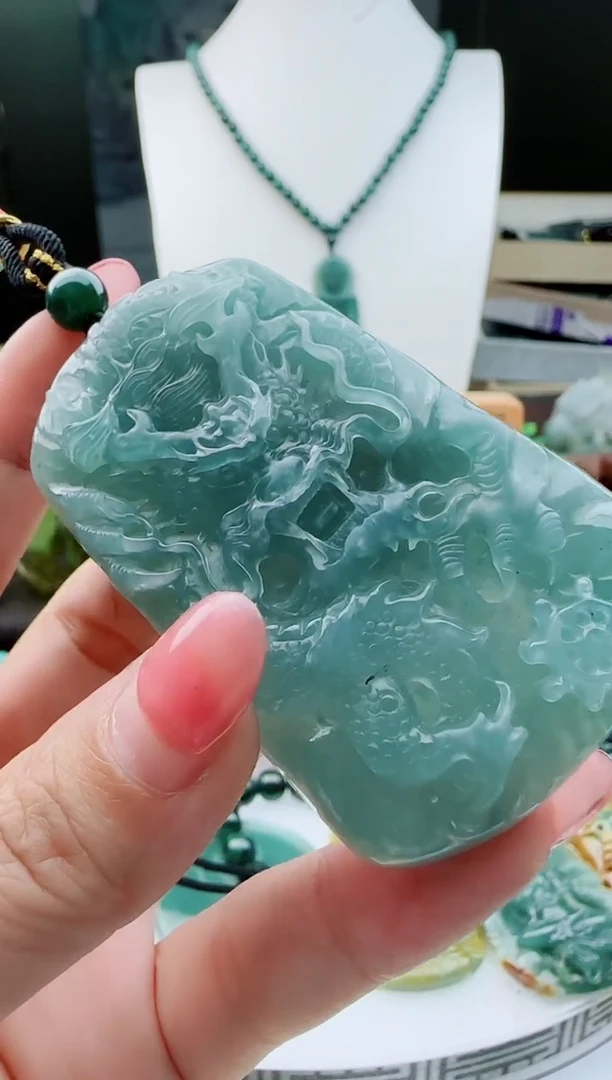 【闪购商品】翡翠颈饰未镶嵌多样性随机一件发货