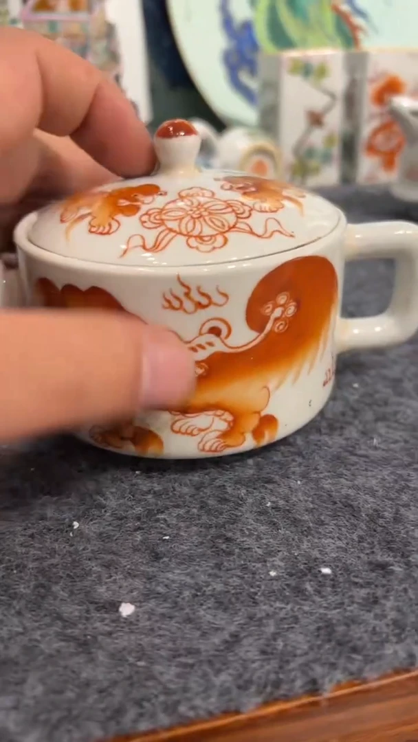 摆件瓷摆件瓷摆件狮子大盖壶中号