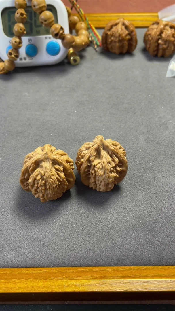 【闪购商品】文玩核桃把件御龙粗筋