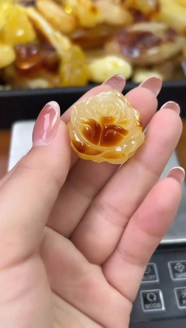 未镶嵌蜜蜡裸石琥珀蜜蜡吊坠