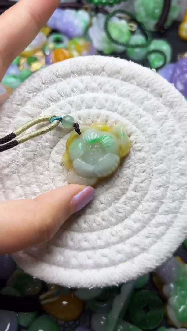 颈饰未镶嵌翡翠缅甸翡翠吊坠