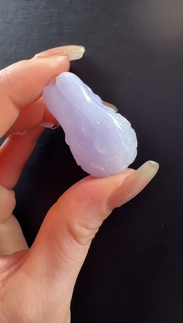 颈饰未镶嵌翡翠白菜