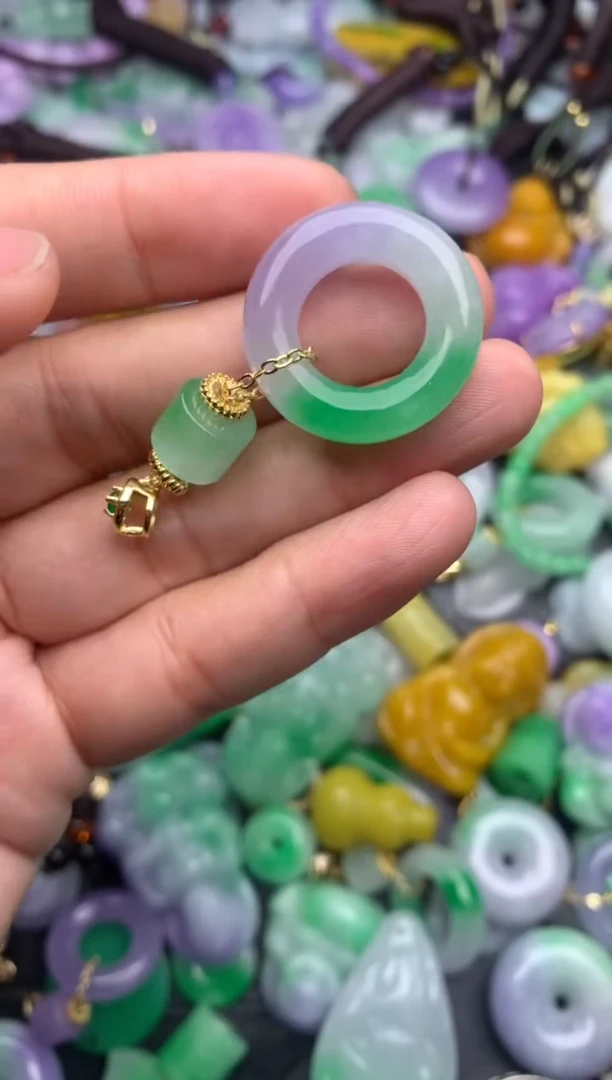 颈饰未镶嵌翡翠天然缅甸翡翠吊坠