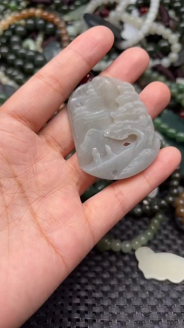 颈饰未镶嵌和田玉1