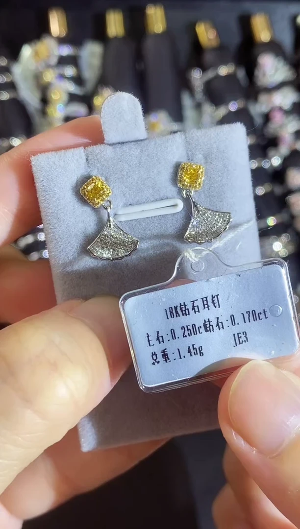 18K金镶嵌耳饰钻石785