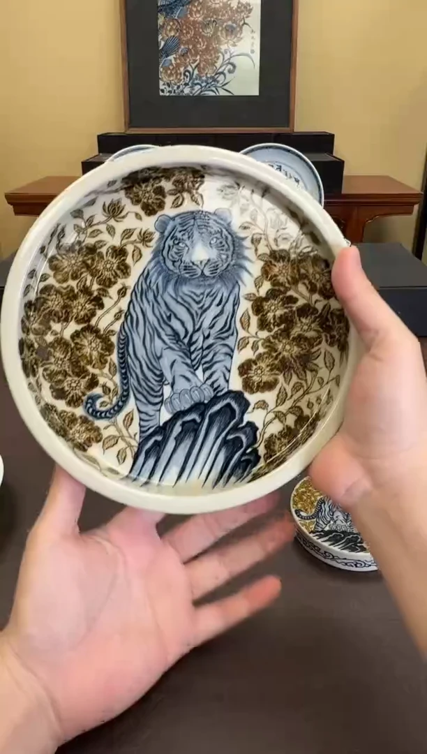 ?****?二号釉老虎纹壶承